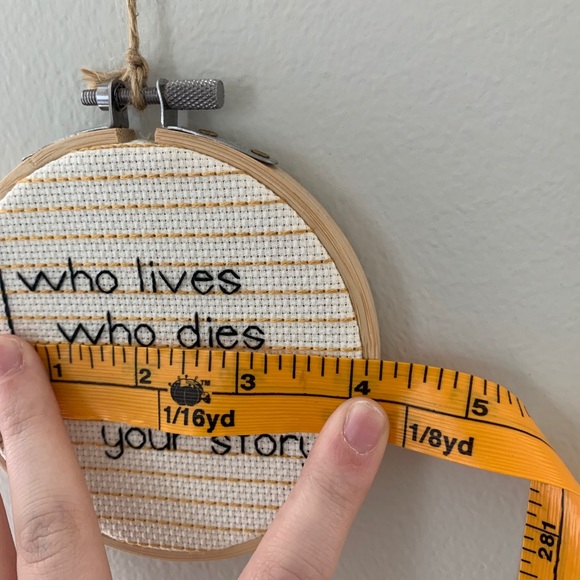 Hamilton embroidered hoop - Picture 3 of 4